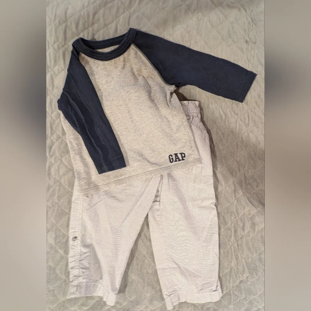 GAP 12-18M Navy and Gray Raglan Shirt with Pants Set